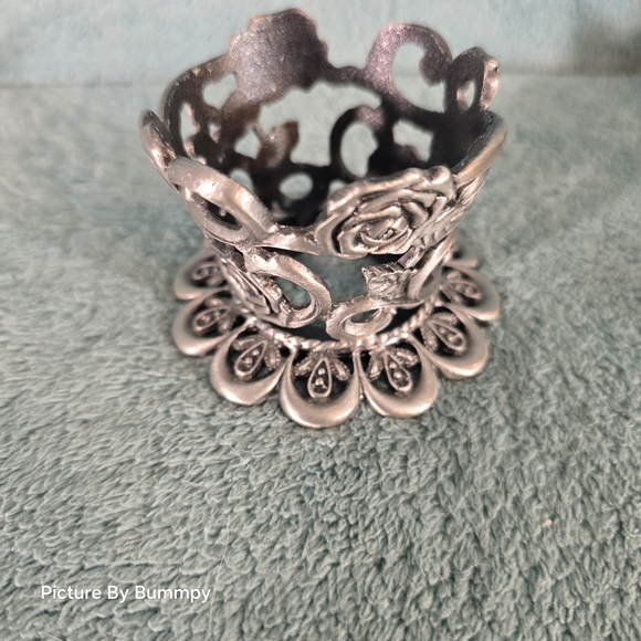 Stanley Intricate Silver Floral Holder - Picture 2 of 8
